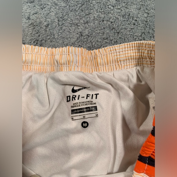 Nike medium orange striped shorts - Picture 5 of 7